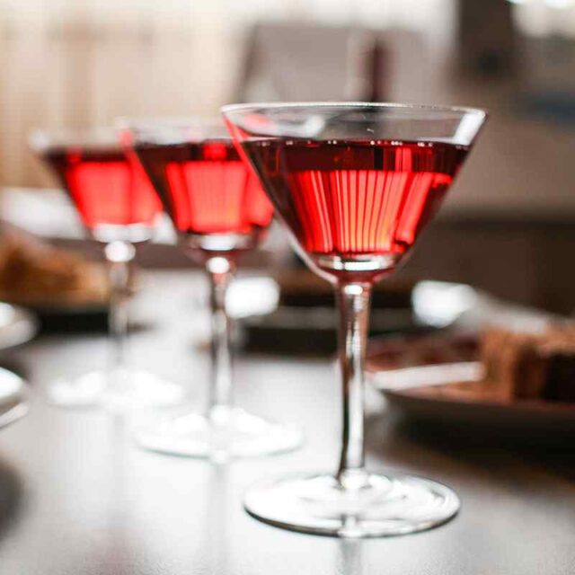 https://dentwell.mx/wp-content/uploads/2020/01/dine-and-wine-640x640.jpg